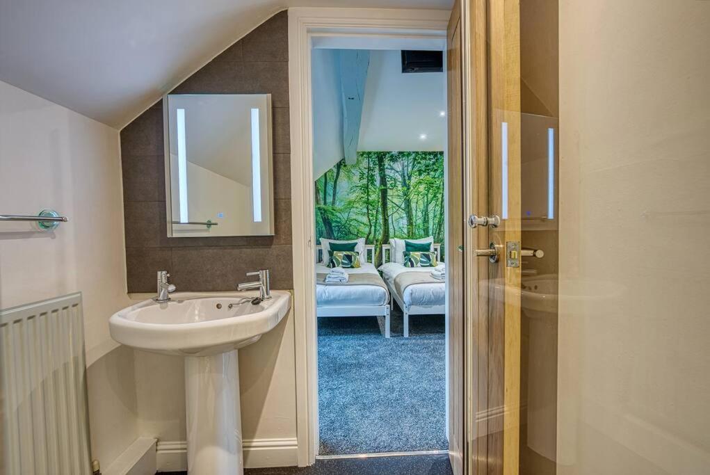 Delightful Two-Bedroom Cottage In The Heart Of Bakewell Buitenkant foto