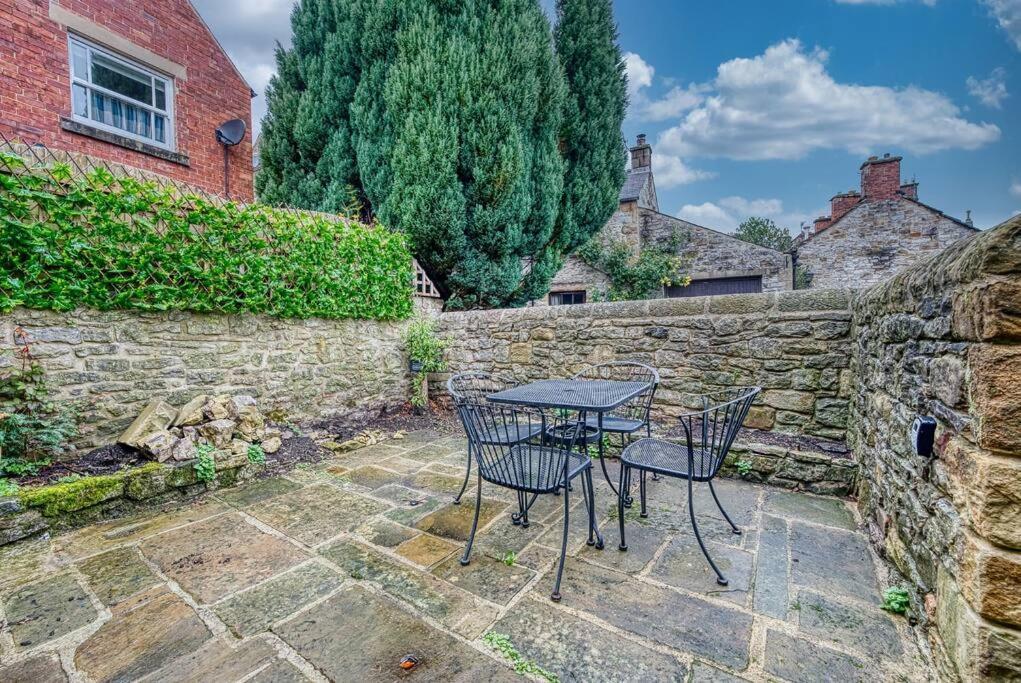 Delightful Two-Bedroom Cottage In The Heart Of Bakewell Buitenkant foto