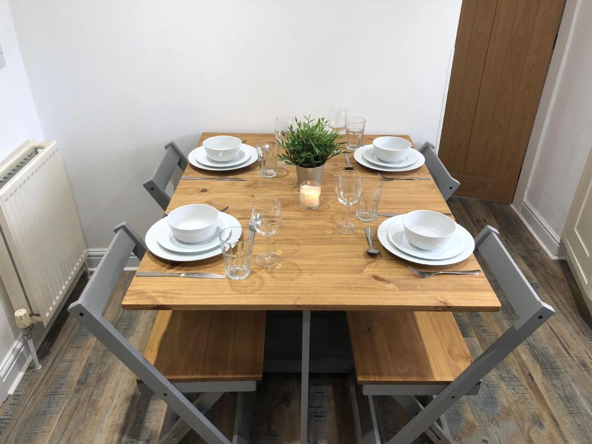 Delightful Two-Bedroom Cottage In The Heart Of Bakewell Buitenkant foto